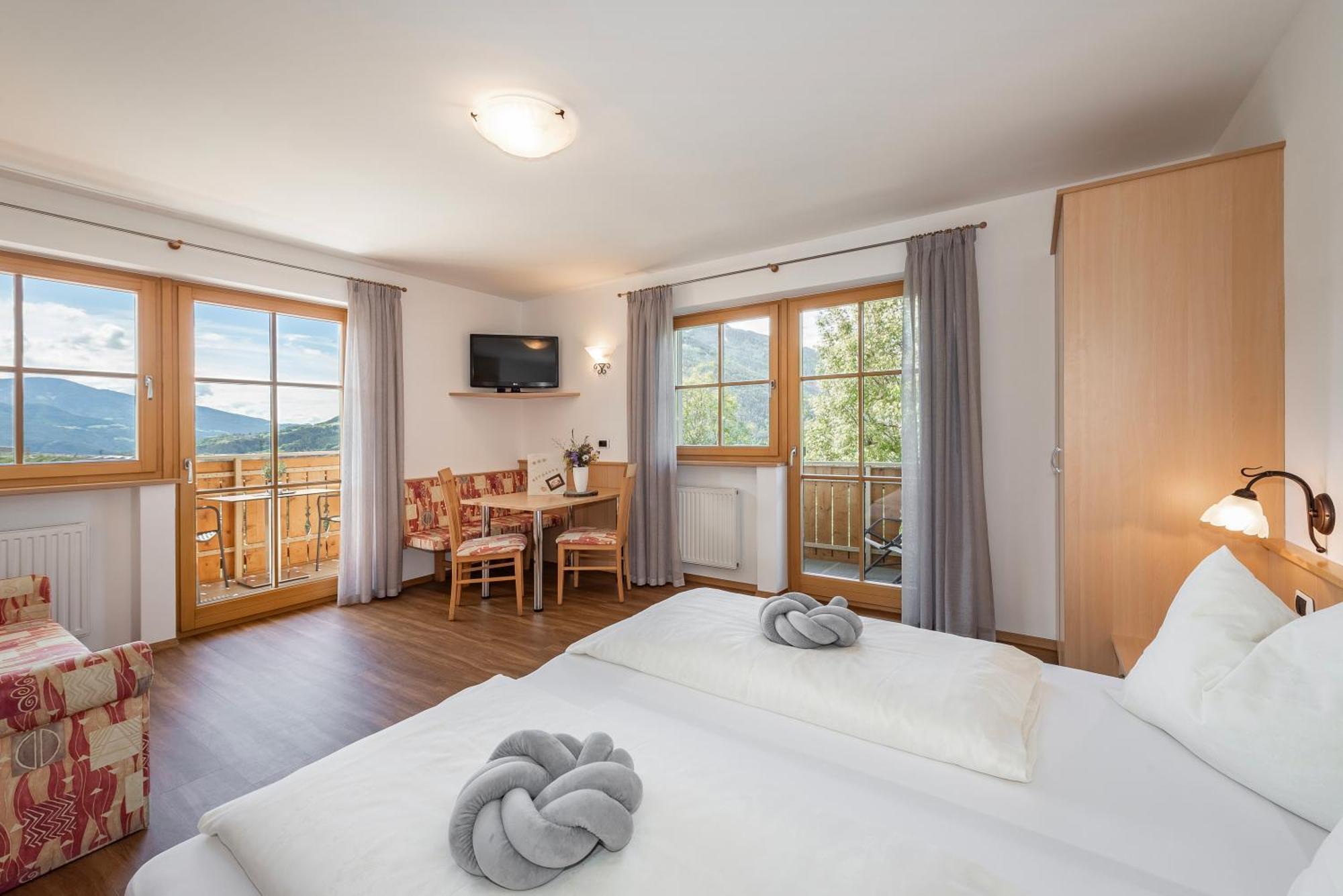 Trinnerhof- Hof Chalets Und Obsthof Mit Zimmer Natz-Schabs Εξωτερικό φωτογραφία